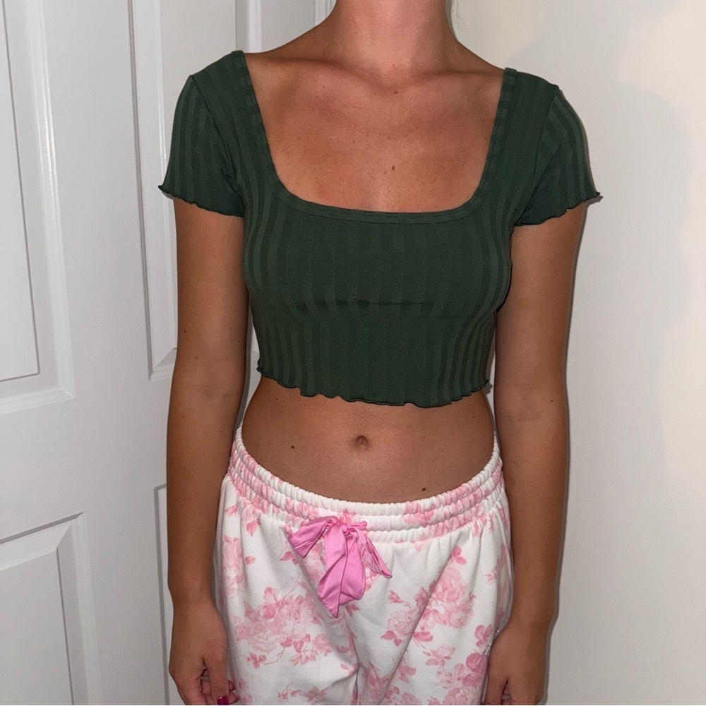 329e #18 Aerie off line Forest Green Ribbed Crop Top